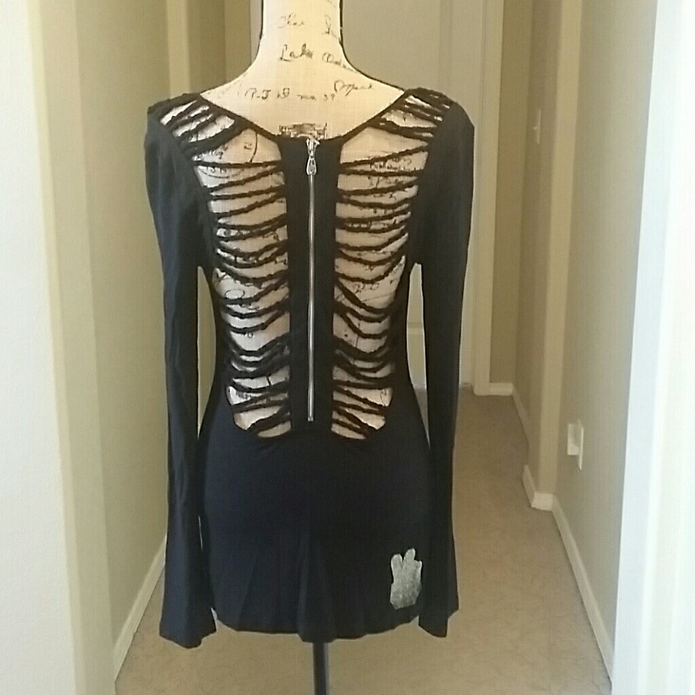Top - Picture 2 of 4